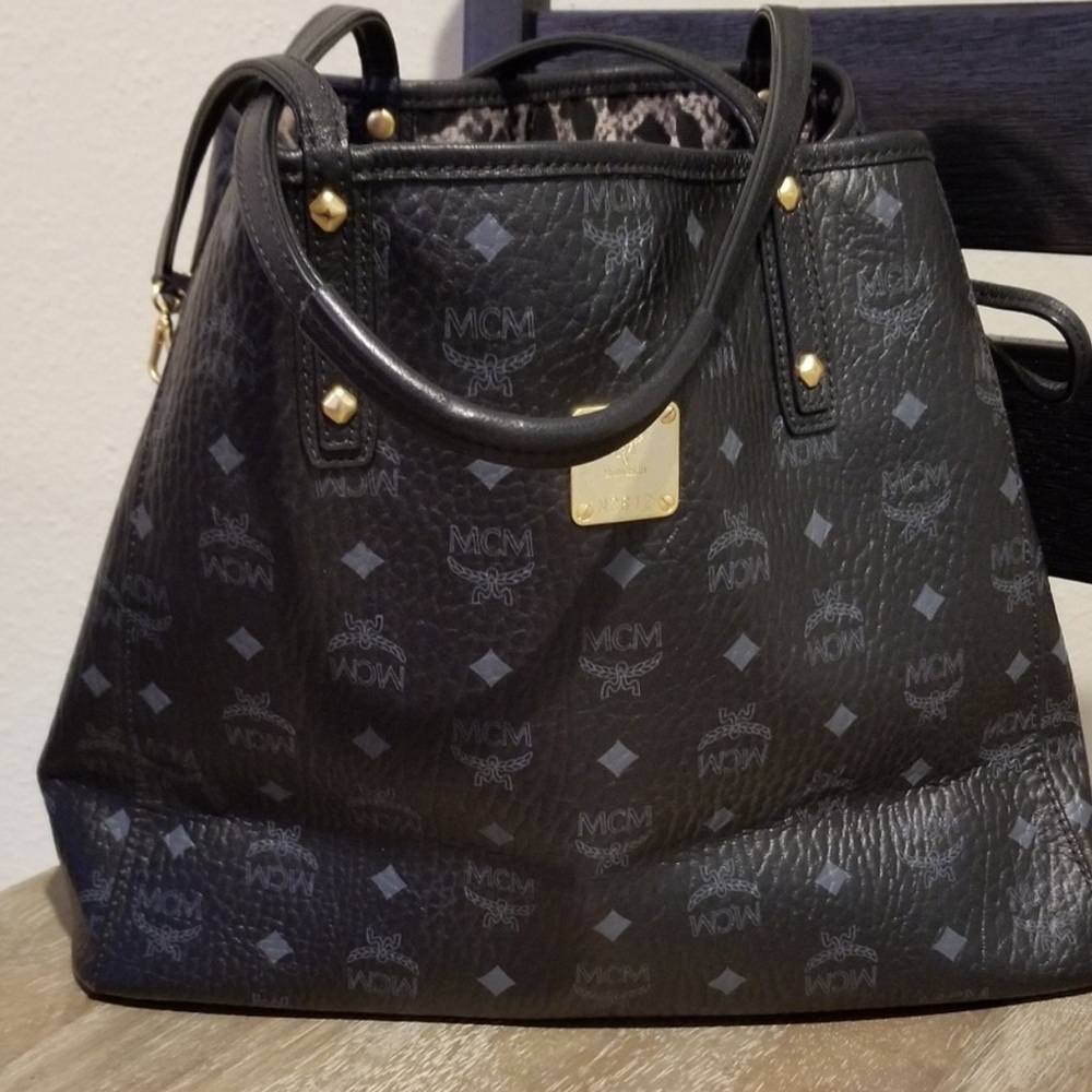 MCM Reversible Medium Tote (Authentic)